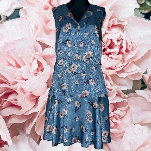 Emma & Michele silky lightweight spring summer midi length sleeveless dress - Picture 2 of 9